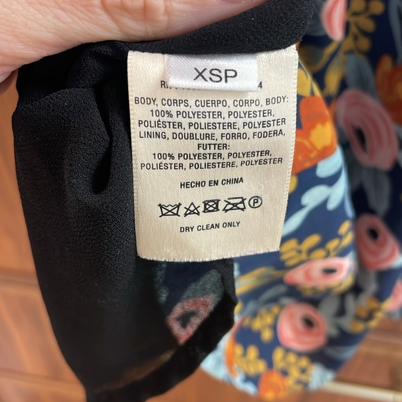 Paper Crown Dress sold by Anthropologie. XSP in pretty floral print with tie - Picture 4 of 4